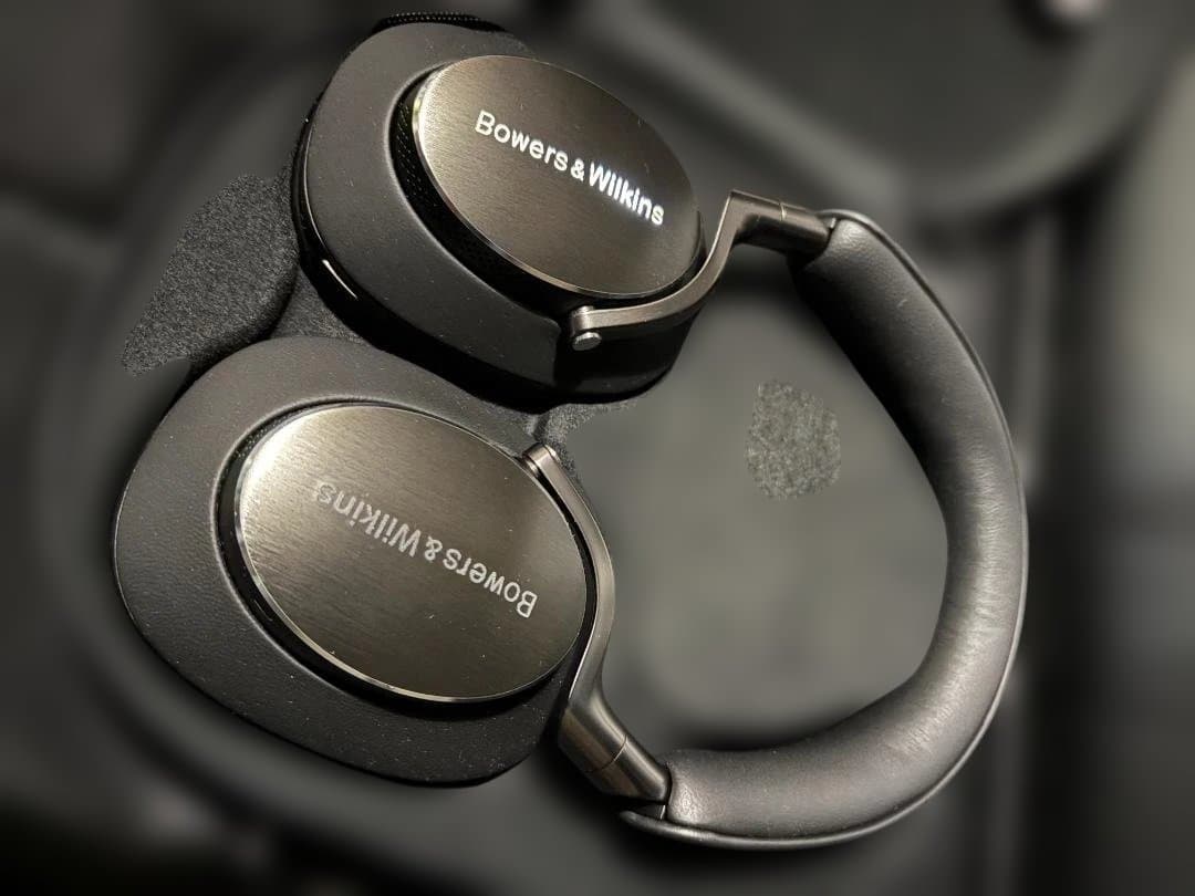 Bowers & Wilkins Px8 ワイヤレスヘッドホン