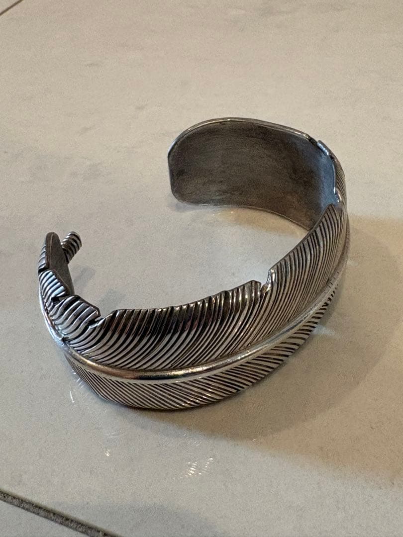 【24時間限定特価】ハーヴィーメイス　フェザーバングル 25mm