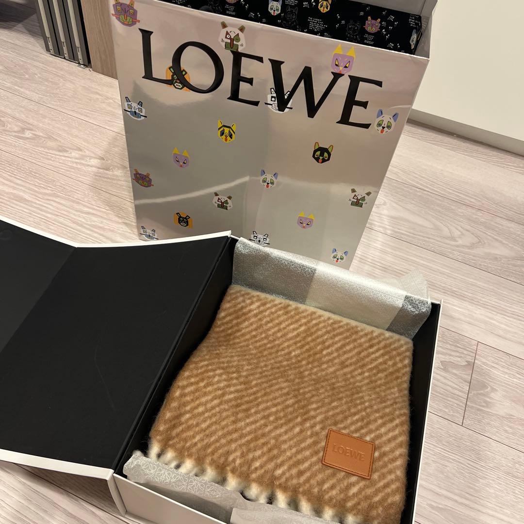 ユンさん専用LOEWE マフラー　正規店購入品　新品未使用