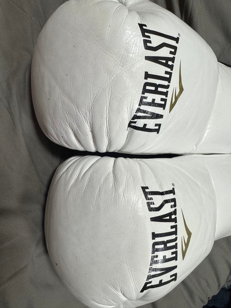 EVERLAST ボクシンググローブ ホワイト 10オンス