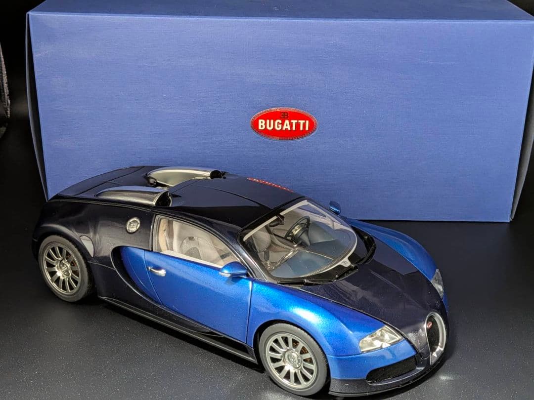 オートアート　1/18　ブガッティ・ヴェイロン