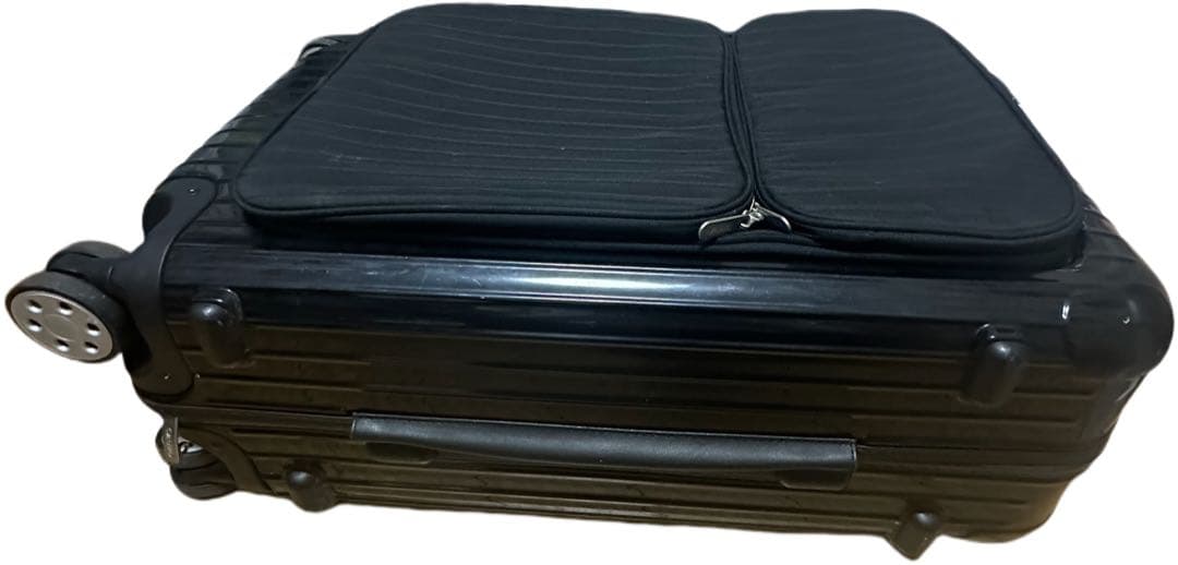 ブラックキャリーケース 4輪　リモワ