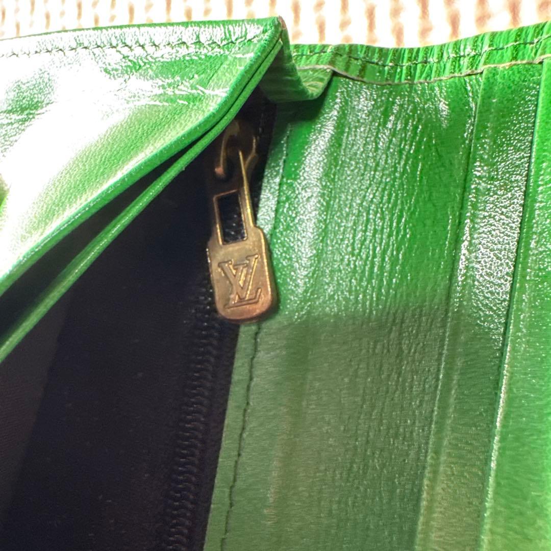 【新品未使用】ルイ・ヴィトン 二つ折り財布 緑