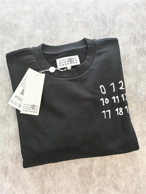 大人もOK！ MM6 Maison Margiela ,ナンバーロゴ スウェット