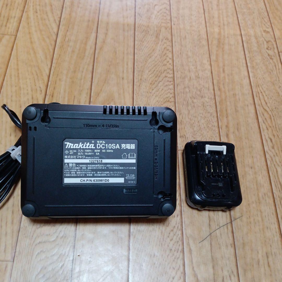 マキタ10.8V充電式クリーナCL107FD 純正バッテリー、充電器付