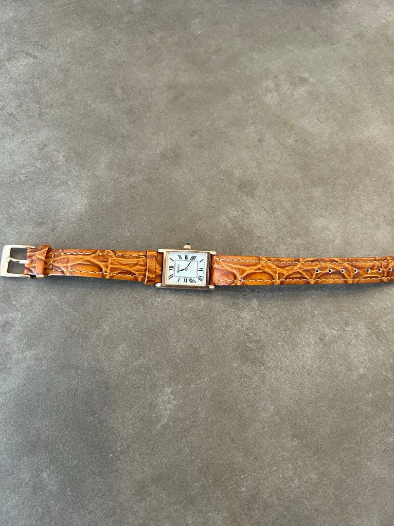 SEIKO レディース スクエア型腕時計 ホワイト文字盤 SSEH006