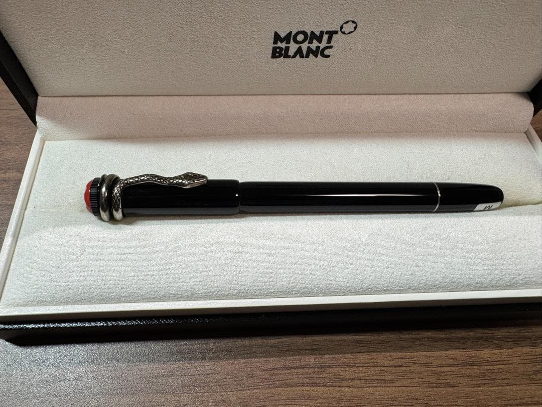 未使用　モンブラン　万年筆　Rouge et Noir　ヘリテイジコレクション
