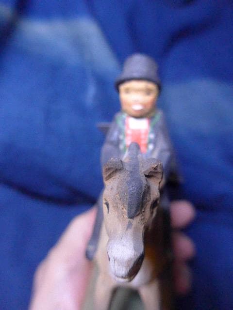 ノルウェーの彫刻家　貴重なへニング・エンゲルセンの木彫です。珍しいものです