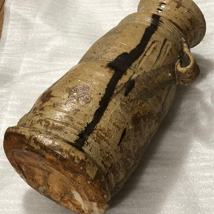 人間国宝◼️究極の古美術◼️蔵から凄い雰囲気の漂う花瓶の壺が出て来ました。