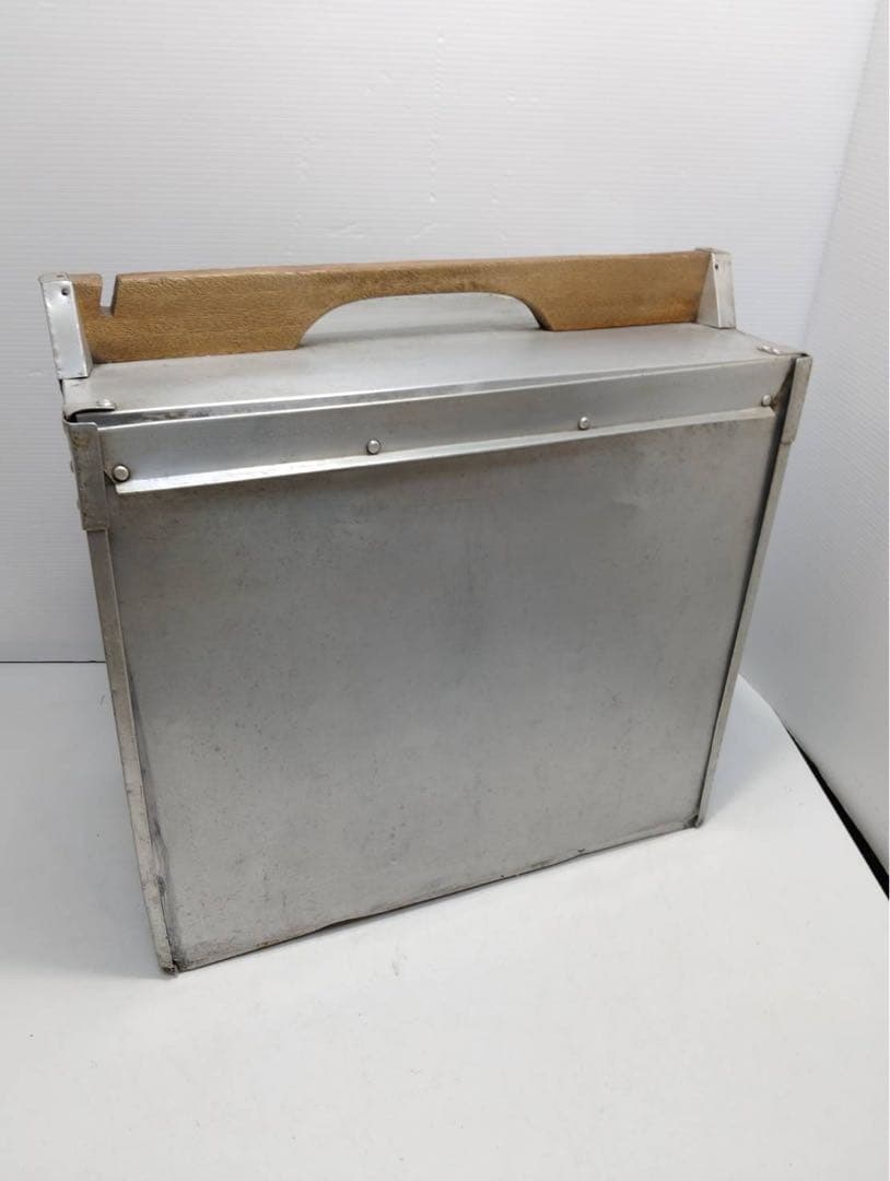 G2130【昭和レトロ】出前用 アルミ製 おかもち (木製棚/持ち手付き)