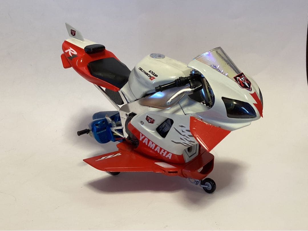 タミヤ1/12YZF-R1 30MS 仮面ライダーサイクロン