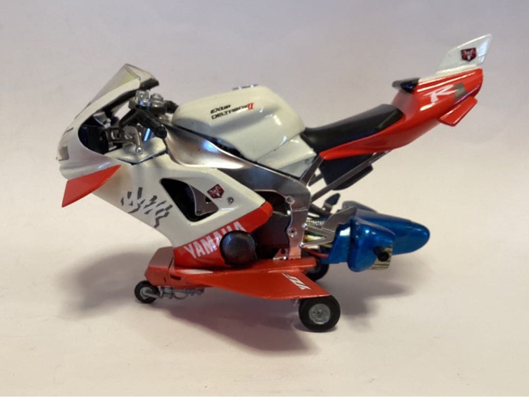 タミヤ1/12YZF-R1 30MS 仮面ライダーサイクロン