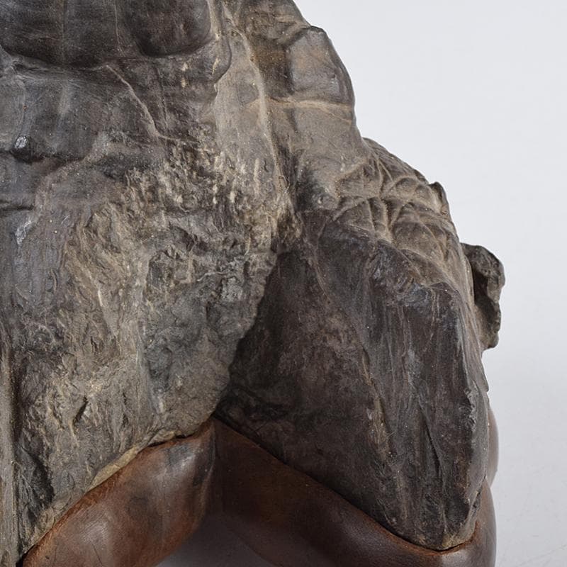 天然石　鑑賞石　太湖石　霊壁石　置物　約1579g　唐木台付　M　R8881