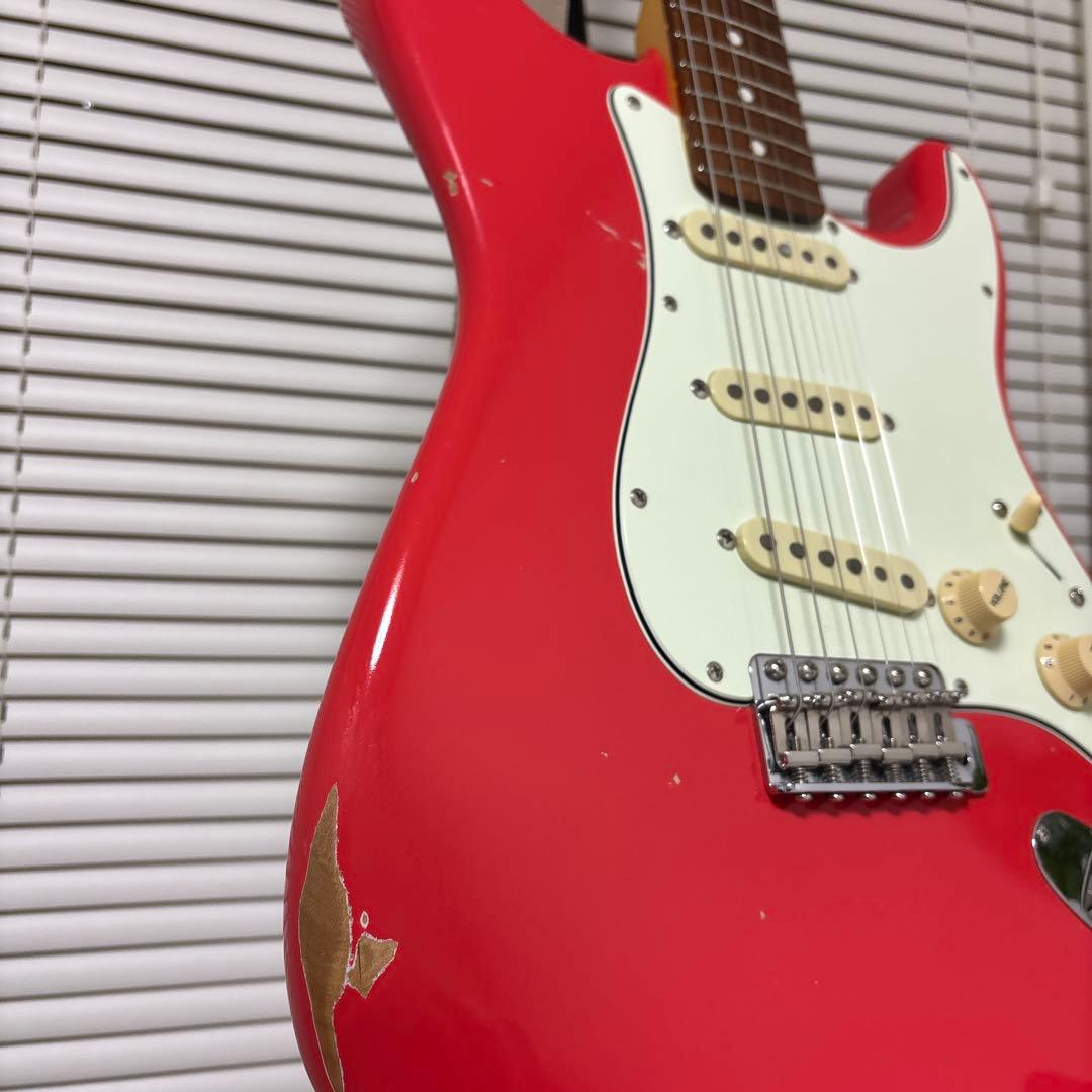 moon レリック ストラトキャスター fiesta red ムーン