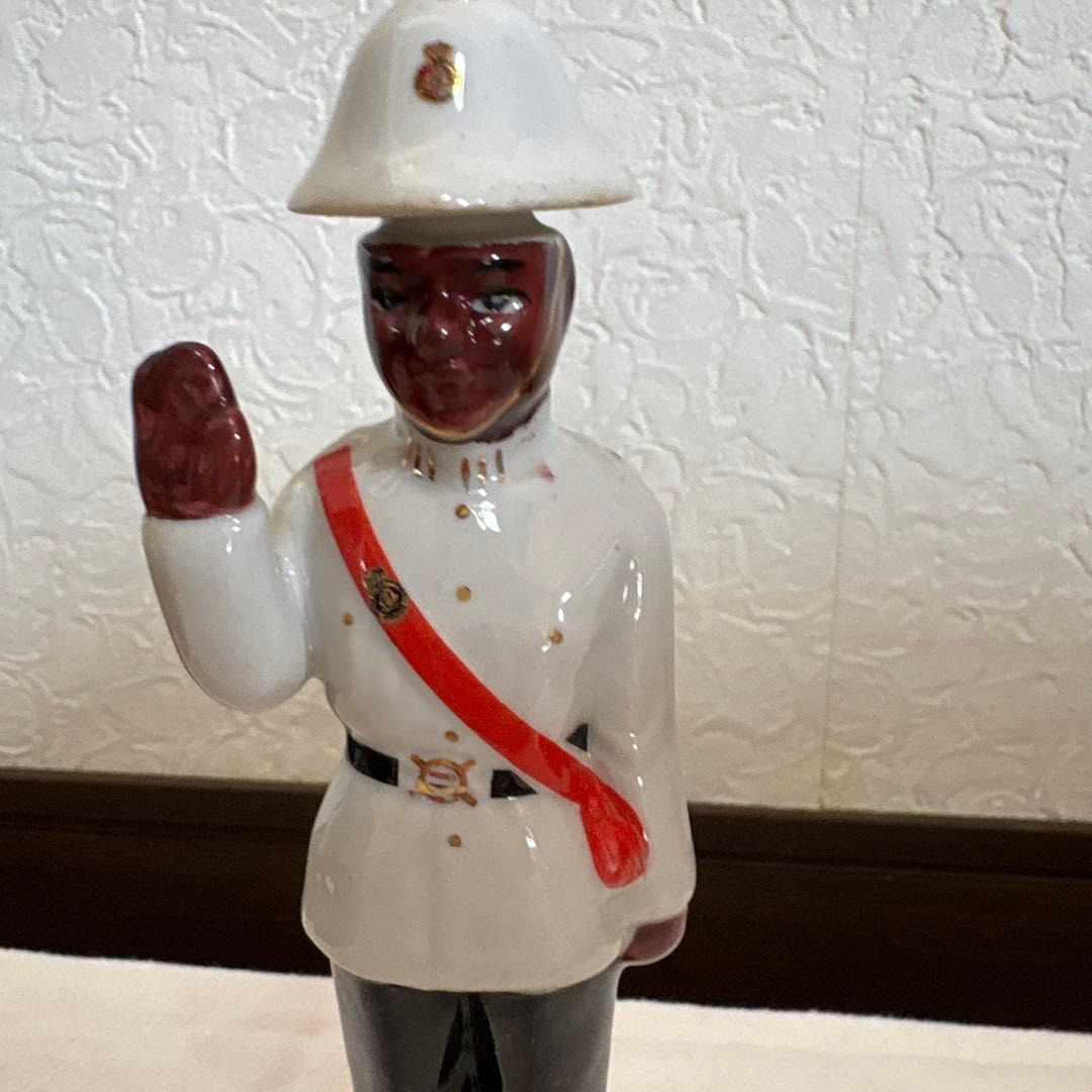 Kensington  陶器人形