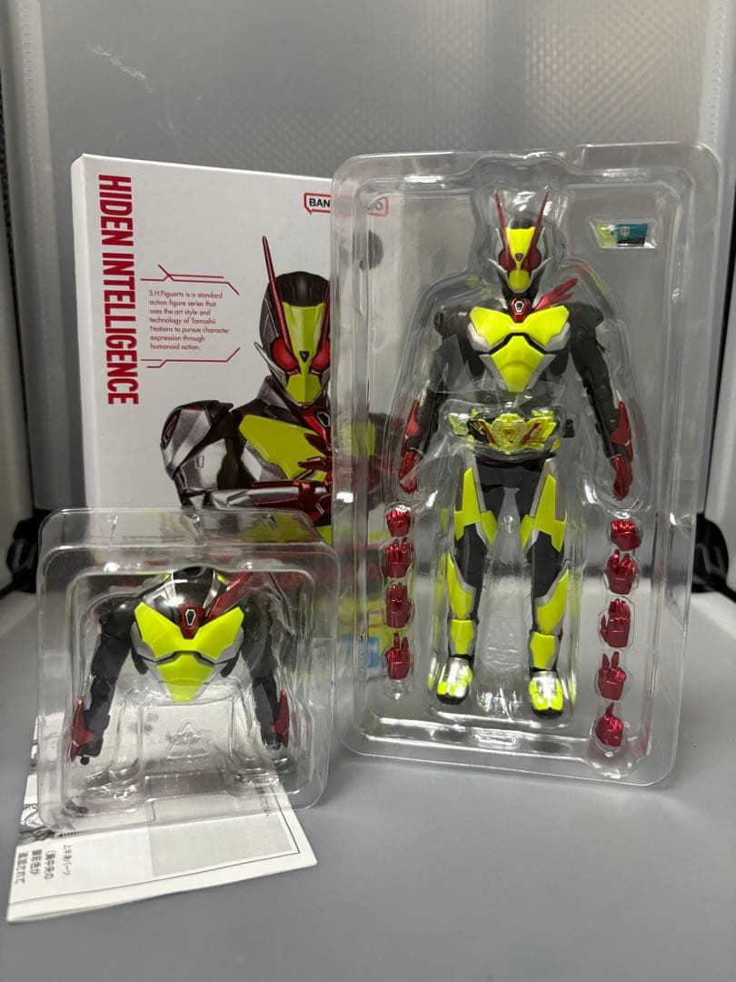 フィギュアーツ 仮面ライダー　ゼロツー　美品　交換パーツ付き