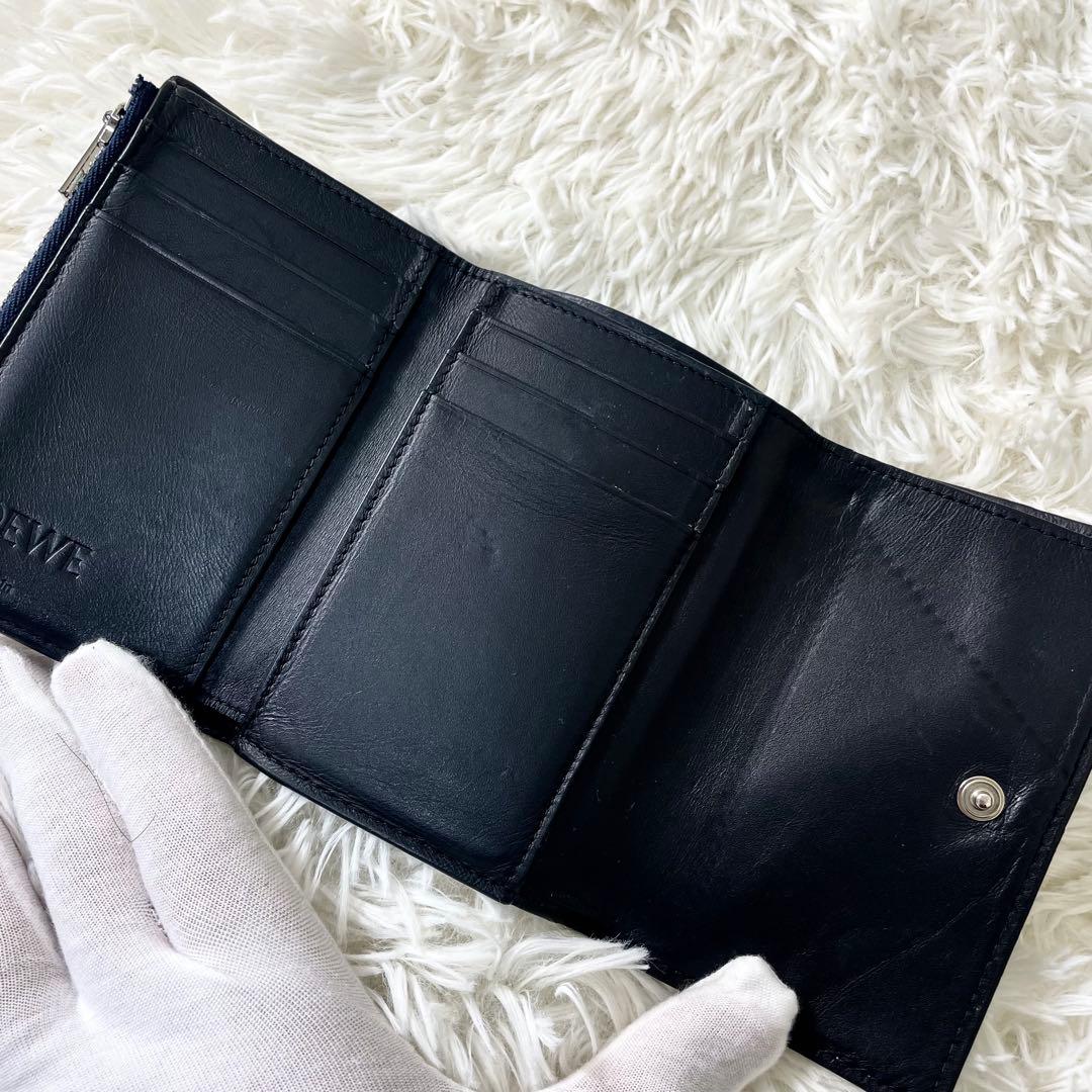 ロエベ　LOEWE 三つ折り財布　レザー　ネイビー　アナグラム　ステッチ
