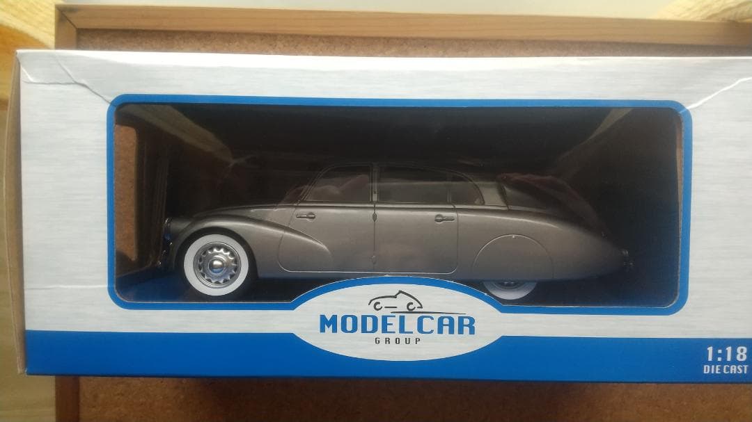 MODEL CAR GROUP 1:18 TATRA87 ミニカー