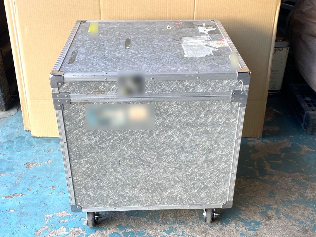 希少 大型ジュラルミンケース キャスター、極厚ウレタン付き