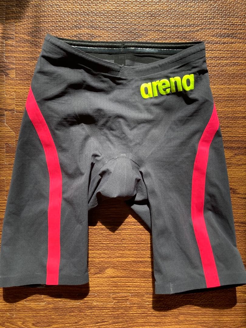 arena 競泳水着 黒 赤 Fina認証