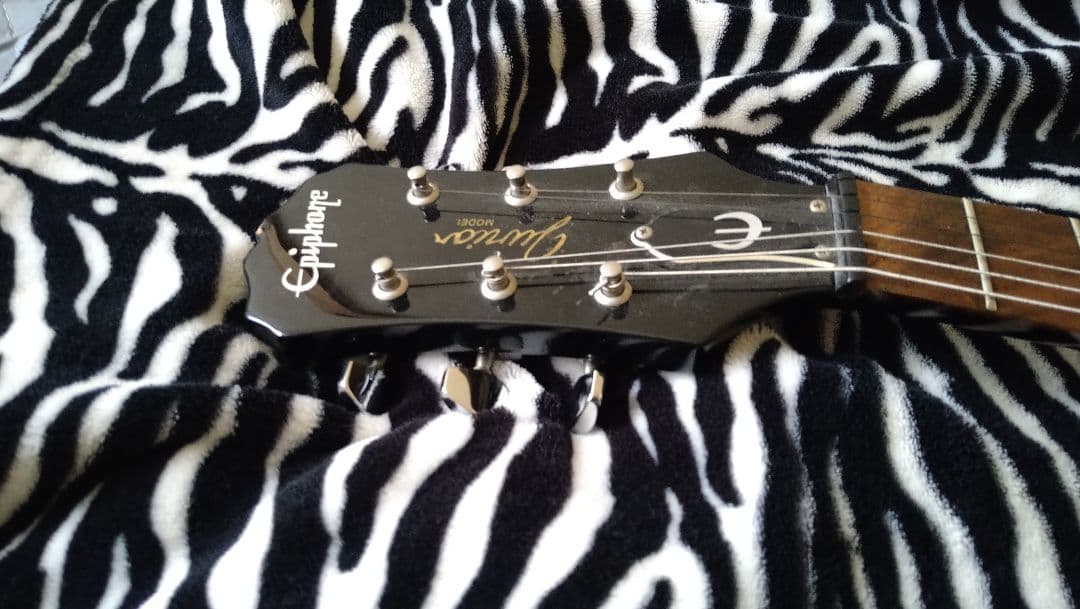 Epiphone　レスポール