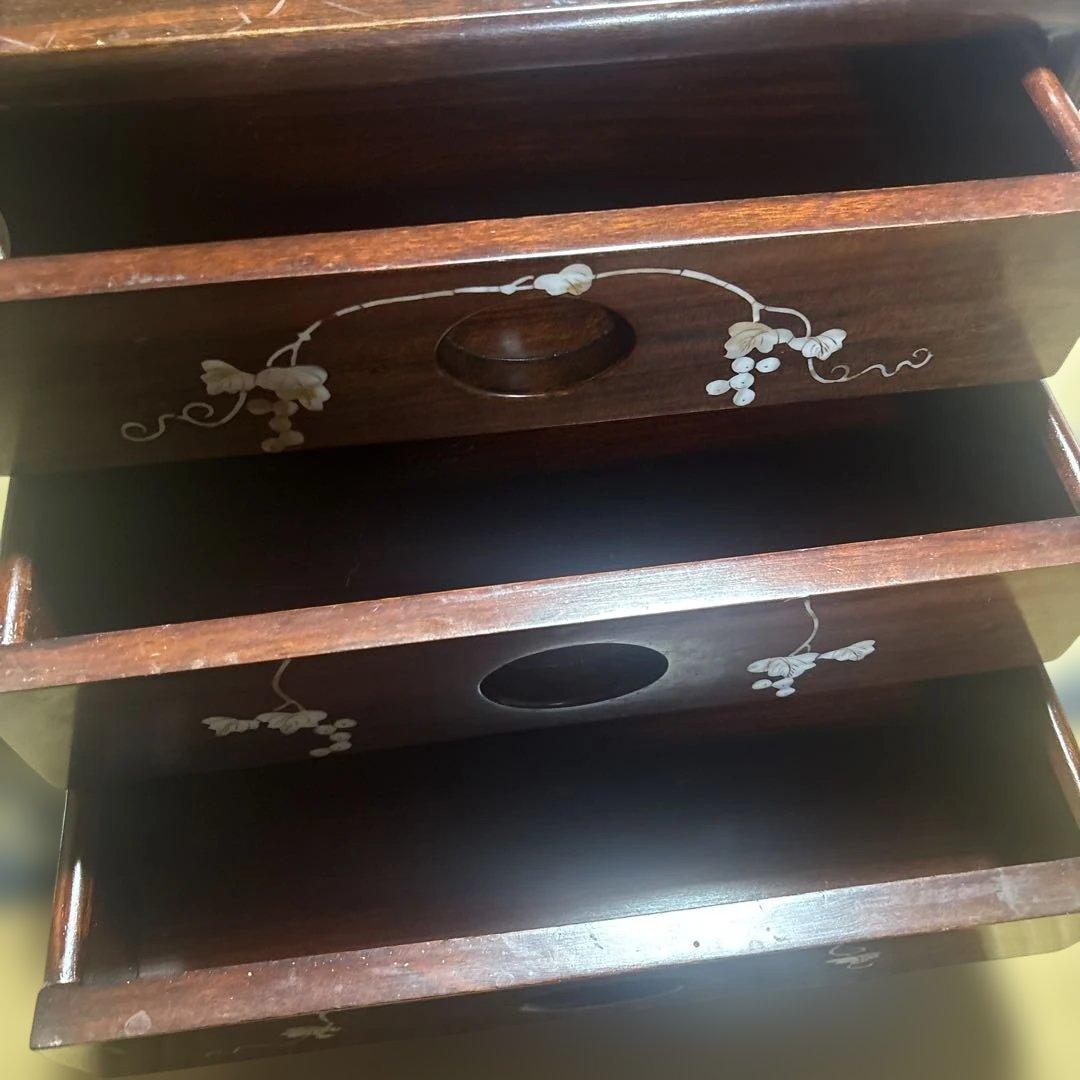 高級銘木 唐木 花梨無垢 螺鈿細工 木製3段小引き出し 箪笥 葡萄装飾 ②