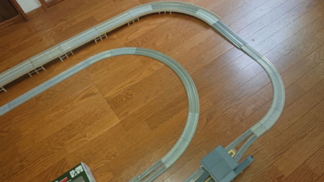 KATO製品 複線レイアウト(立体交差・橋上駅舎)