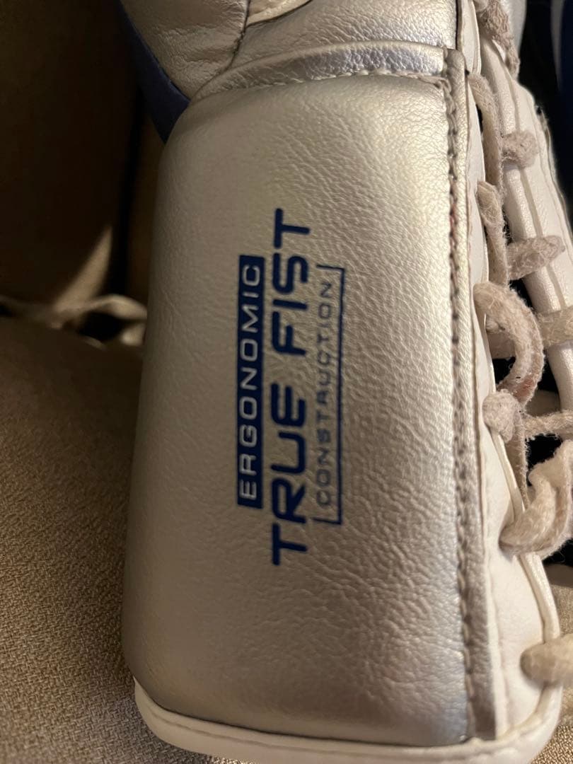 RIVAL RS100 スパーリンググローブ