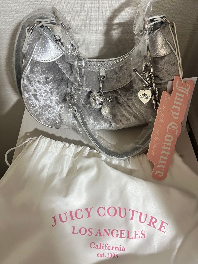 チャーム付き未使用Juicy Couture ジューシークチュール ハンドバッグ