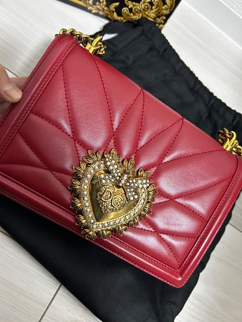 ドルチェ＆ガッバーナ 赤 キルティング ショルダーバッグ