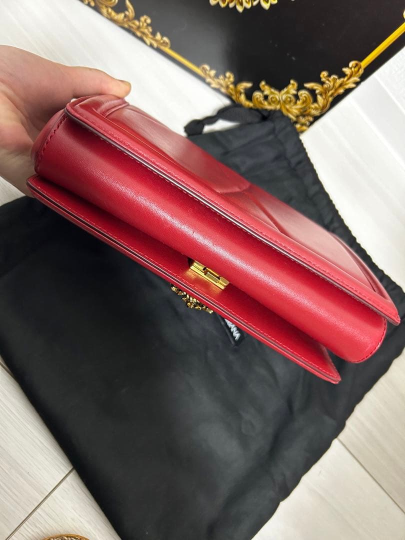 ドルチェ＆ガッバーナ 赤 キルティング ショルダーバッグ