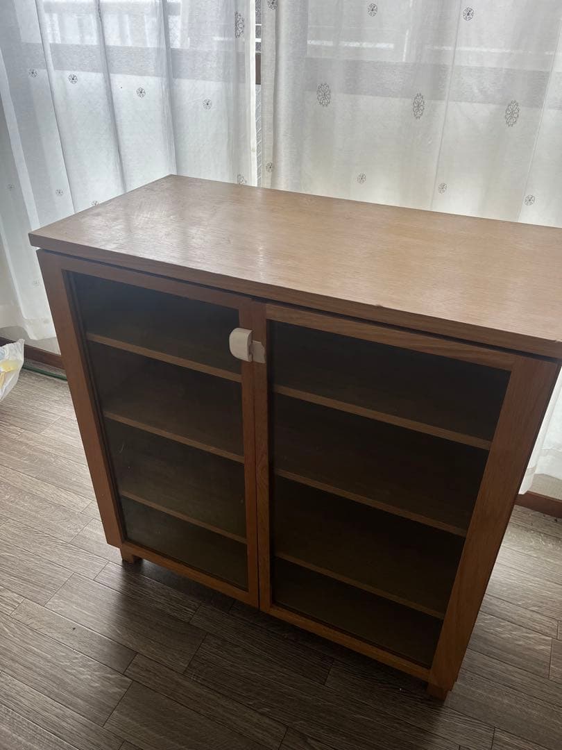 木製ガラス扉キャビネット 4段棚