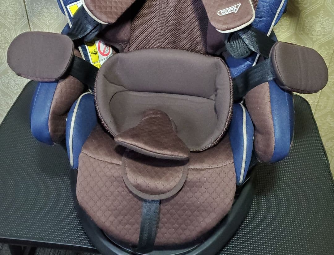 美品 フラディアグロウ ISOFIX 360° セーフティー プレミアム