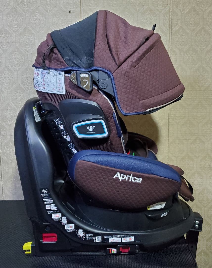 美品 フラディアグロウ ISOFIX 360° セーフティー プレミアム