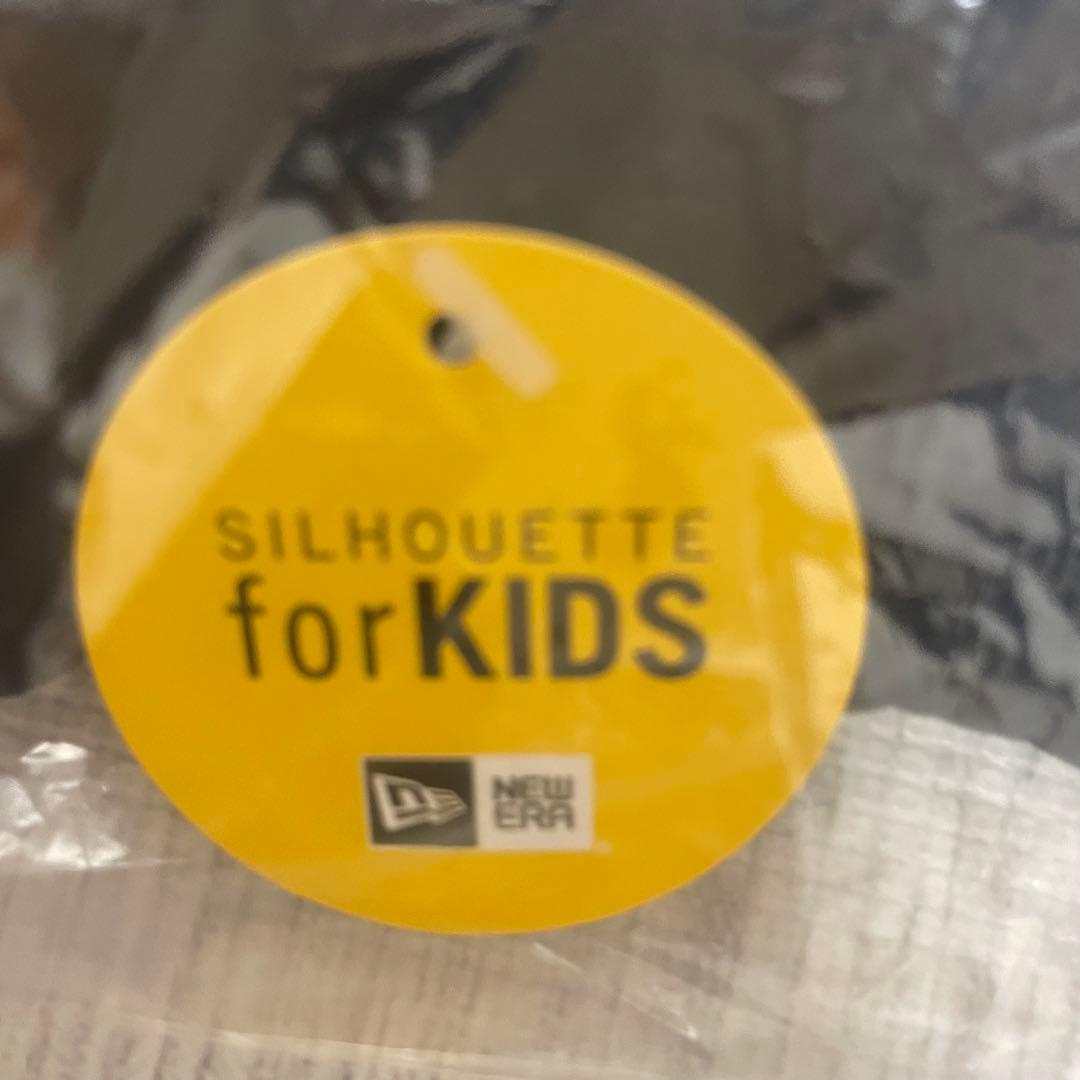 a*e様 最終値下げ‼️新品　帽子（KIDS）〈NEW ERA × famili