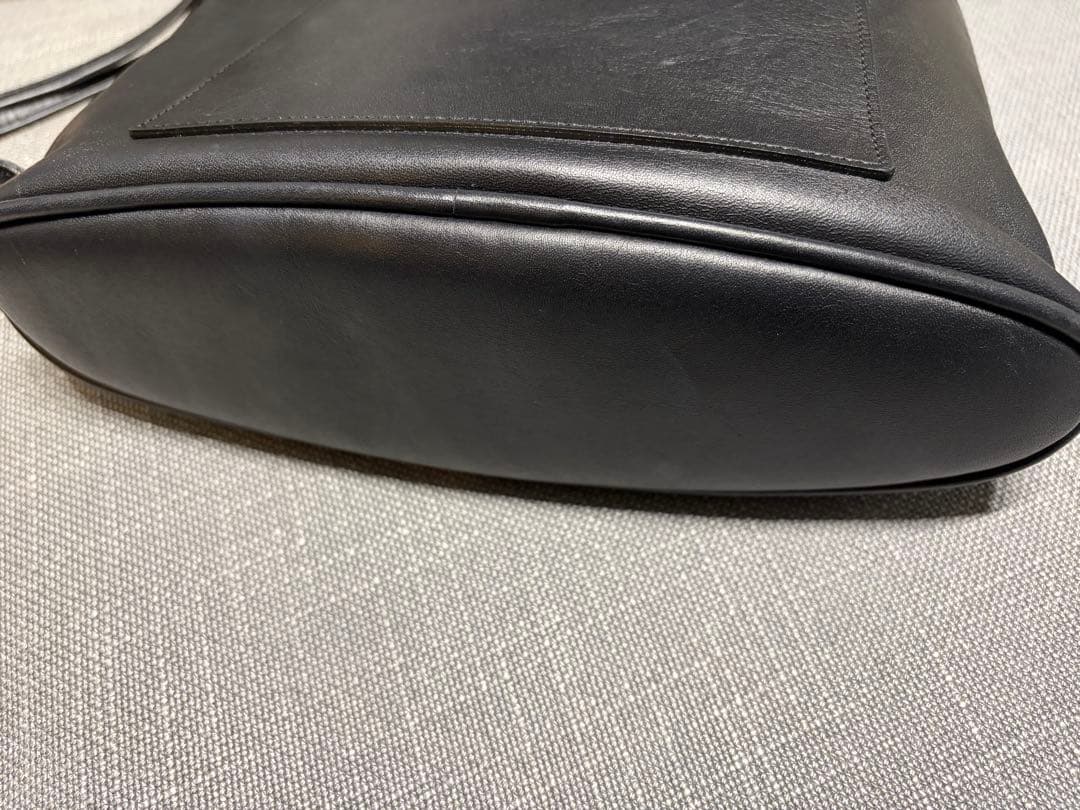 LA PEAU DE GEM レザー 巾着型ショルダーバッDRAWSTING