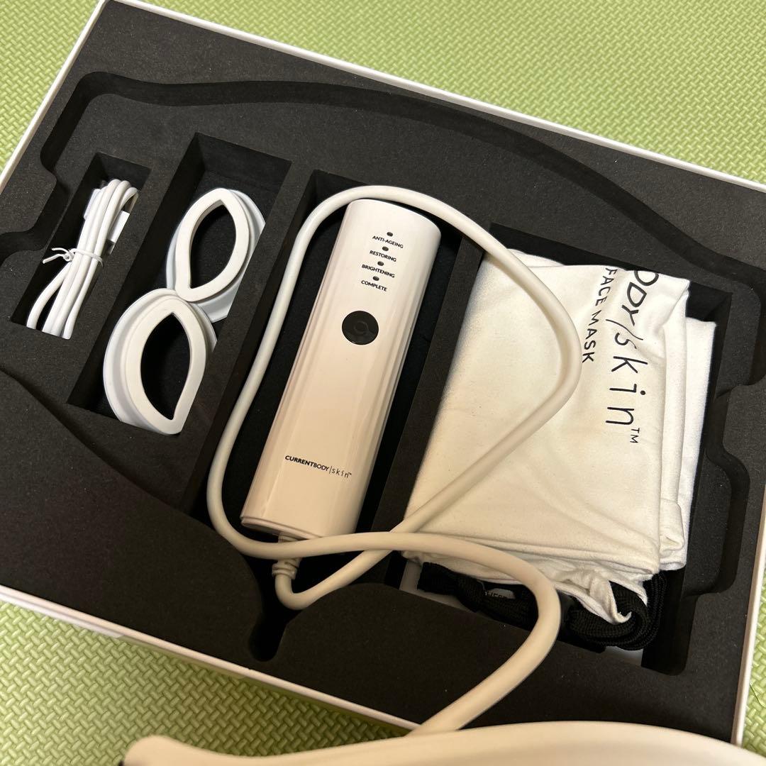 カレントボディ　4in1 LEDフェイスマスク