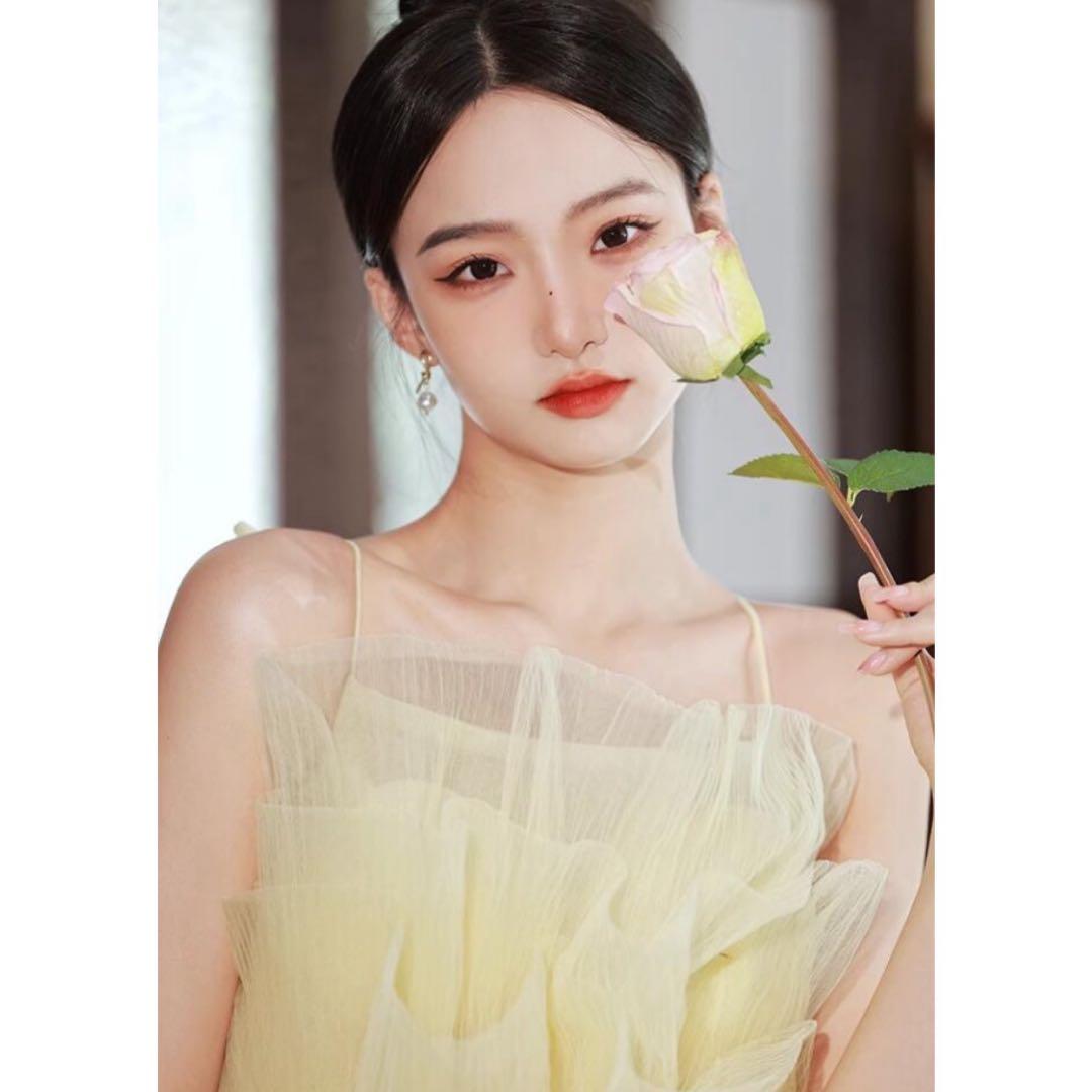 イエロー フリル　チュール　ウェディングドレス