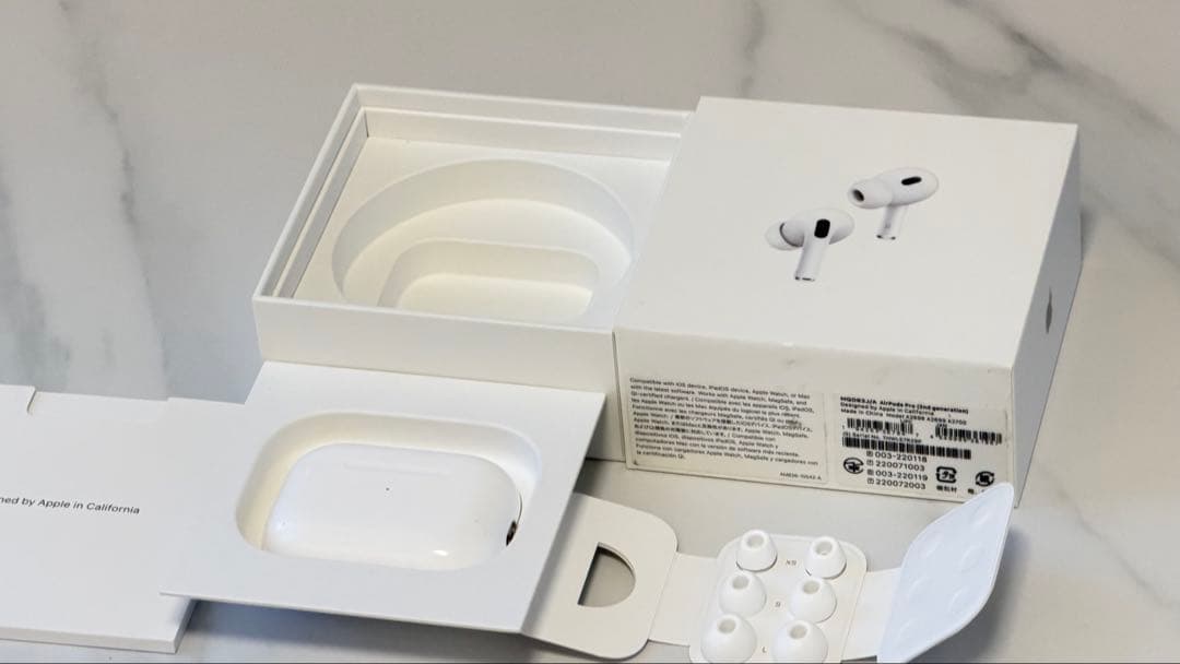 AppleAirPodsPro第2世代 本体／箱付き