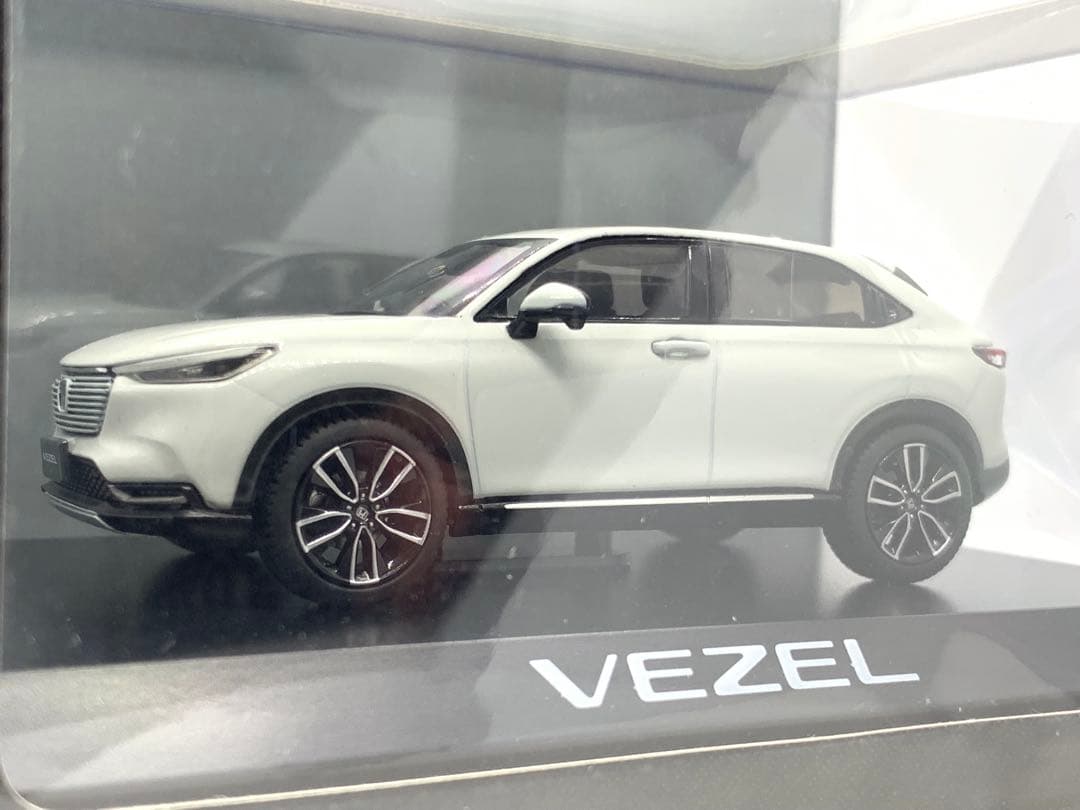 VEZEL ヴェゼル　ホビージャパン 1/43 サンライトホワイトパール