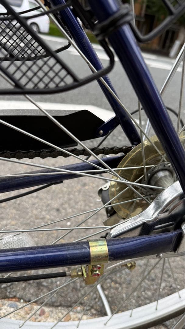 シティサイクル ネイビー 6段変速 前バスケット付き