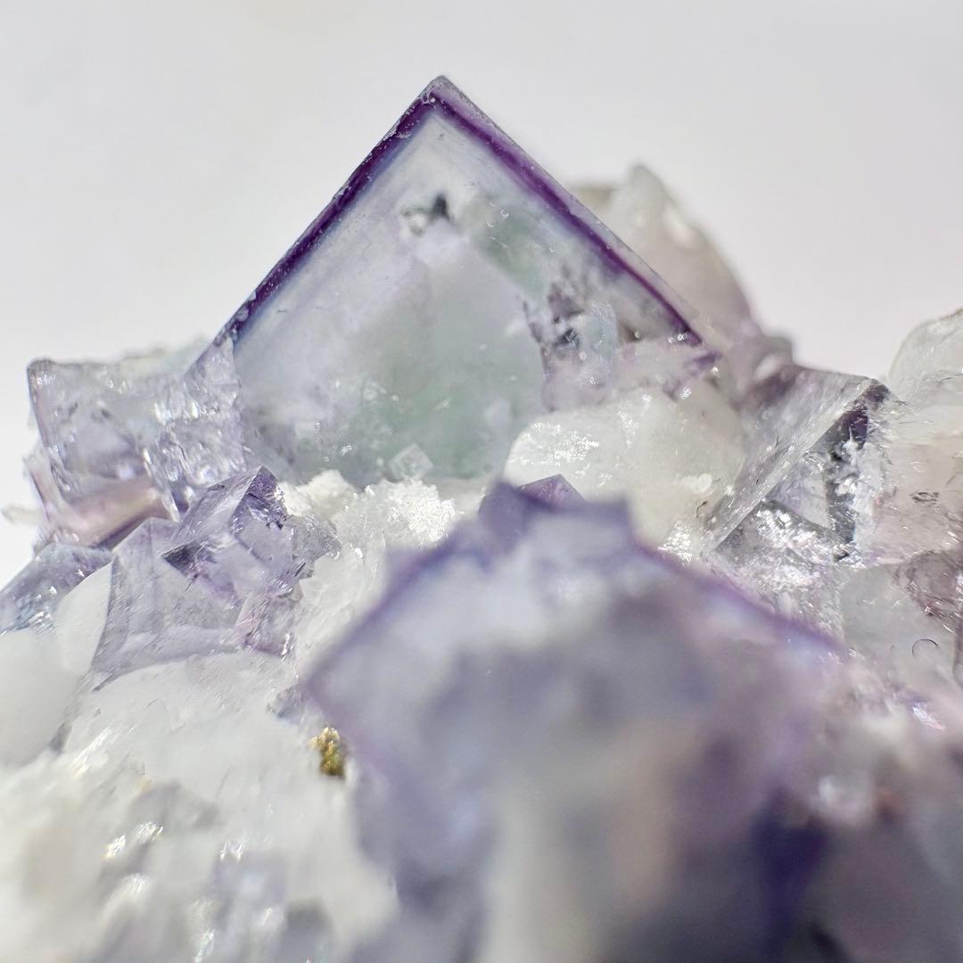 475 中国　ヤオガンシャン産　ポーセリン　フローライト