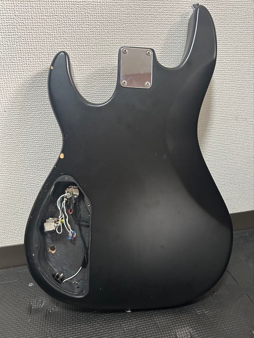 ベースボディ FenderエアロダインPU＋NBハムバッカー ジャンク品