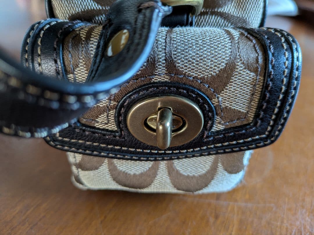 Coach ロゴ柄ショルダーバッグ