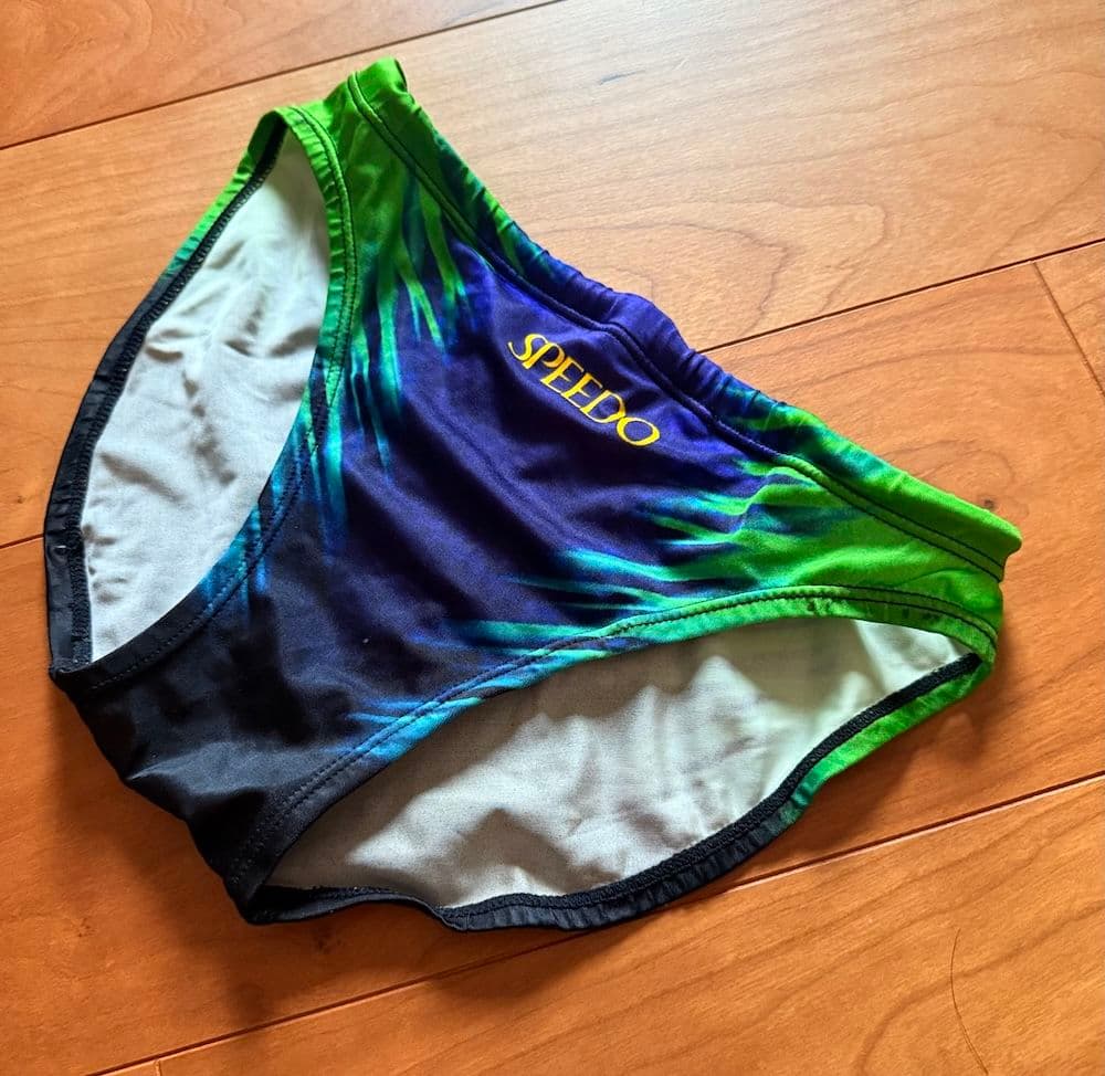 speedo アクアブレード ダイナカット ブルー　L　光沢　ウロコ　競パン