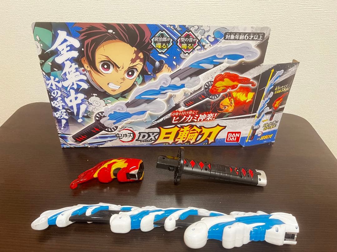 バンダイ 鬼滅の刃 DX日輪刀 竈門炭治郎　我妻善逸　セット