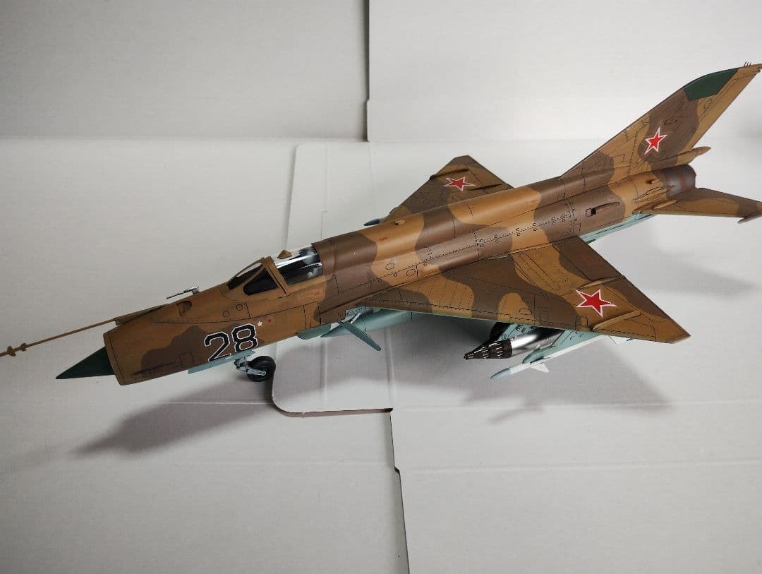 プラモデル完成機　1/48　MIG-21MF フィッシュベット