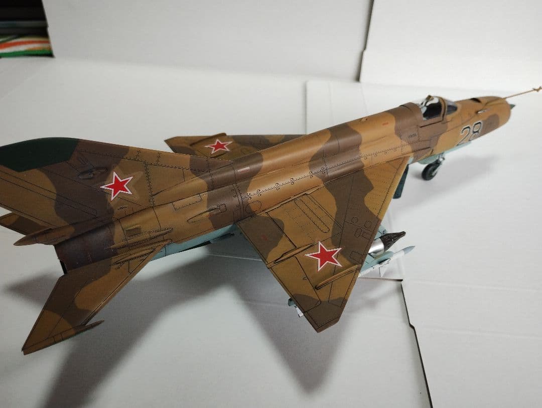 プラモデル完成機　1/48　MIG-21MF フィッシュベット