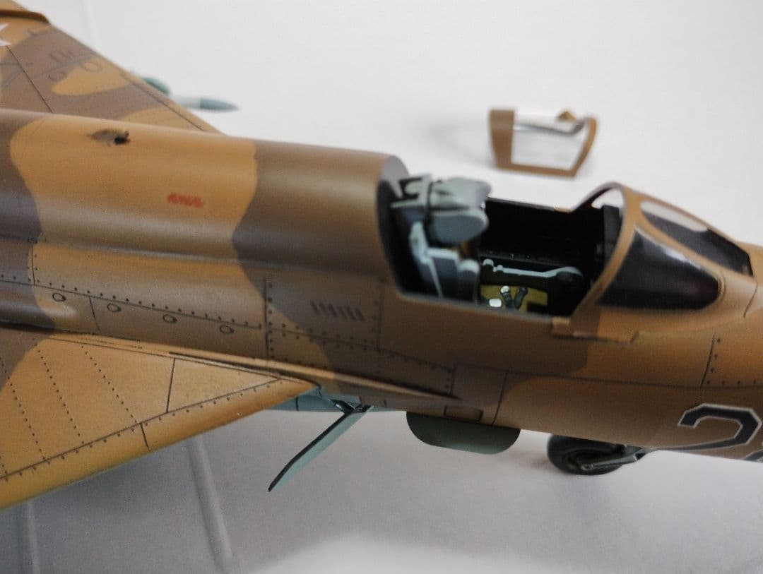 プラモデル完成機　1/48　MIG-21MF フィッシュベット