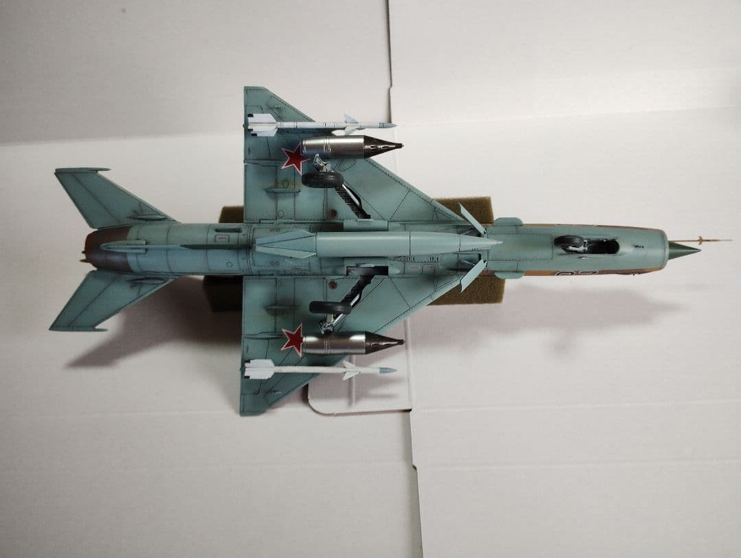 プラモデル完成機　1/48　MIG-21MF フィッシュベット